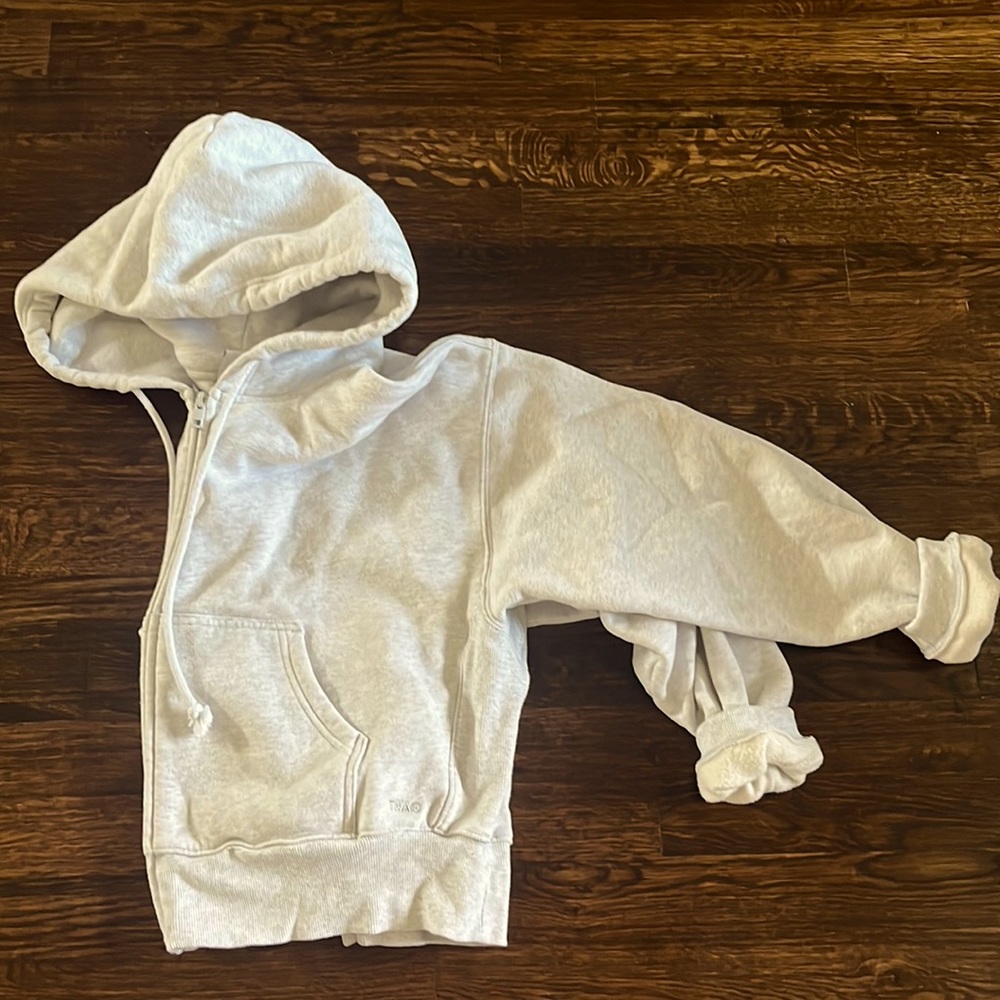 Aritiza TNA cozy fleece boxy bf zip up